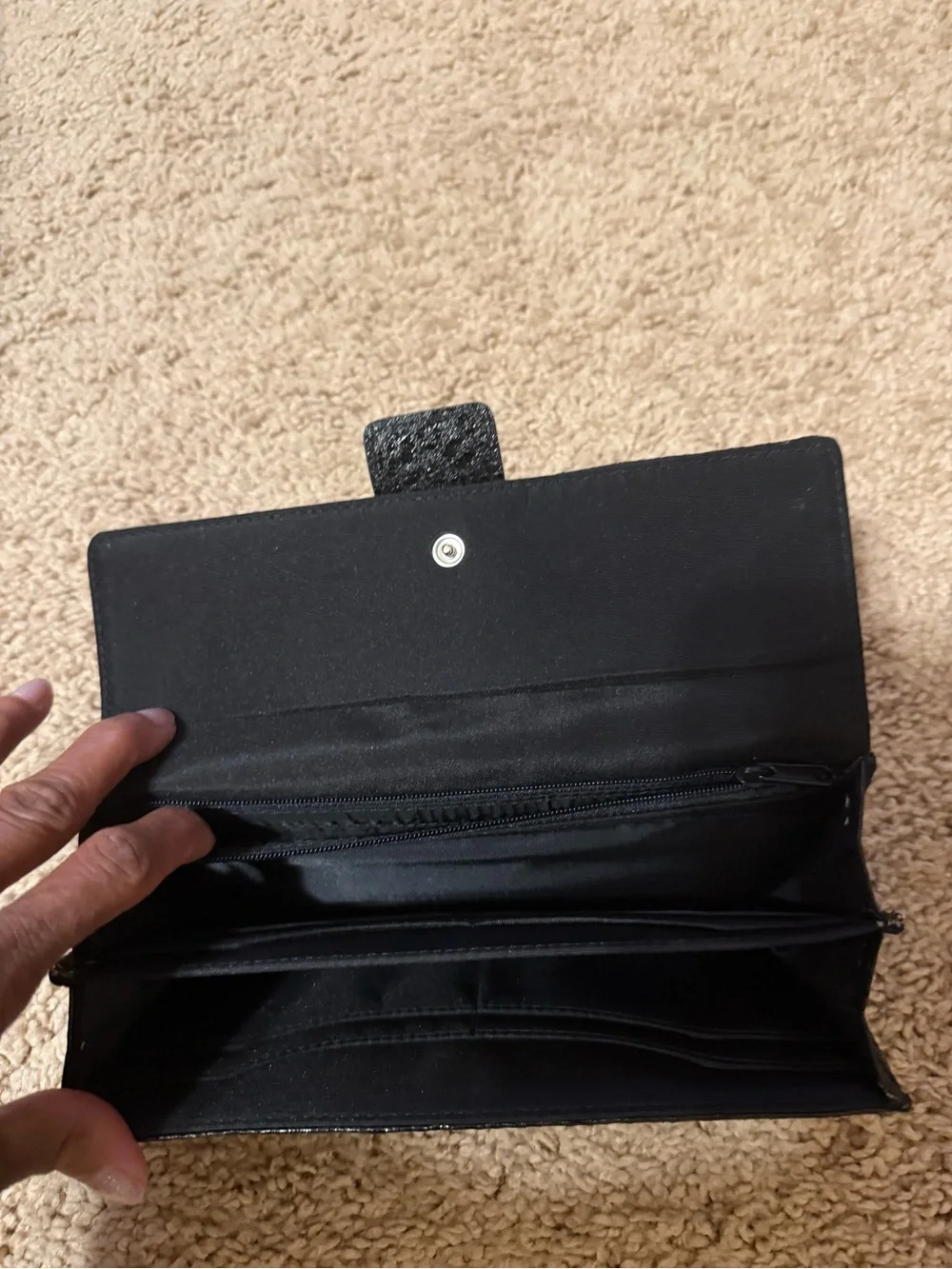 (NWOT)mundi Black Leather Wristlet Wallet with Silver Buckle